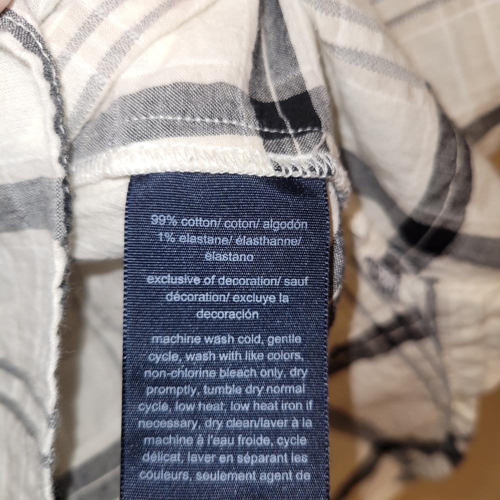 Tommy Hilfiger Womans Button Up White and Black Plaid Shirt Medium - Picture 4 of 5